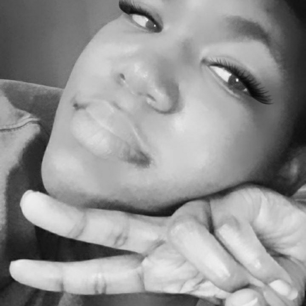 Meet your Posher, Olevia